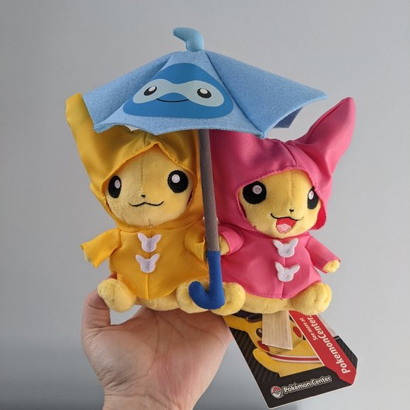 Pokemon Center Exclusive Pikachu Couple in the Rain - Picture 1 of 5
